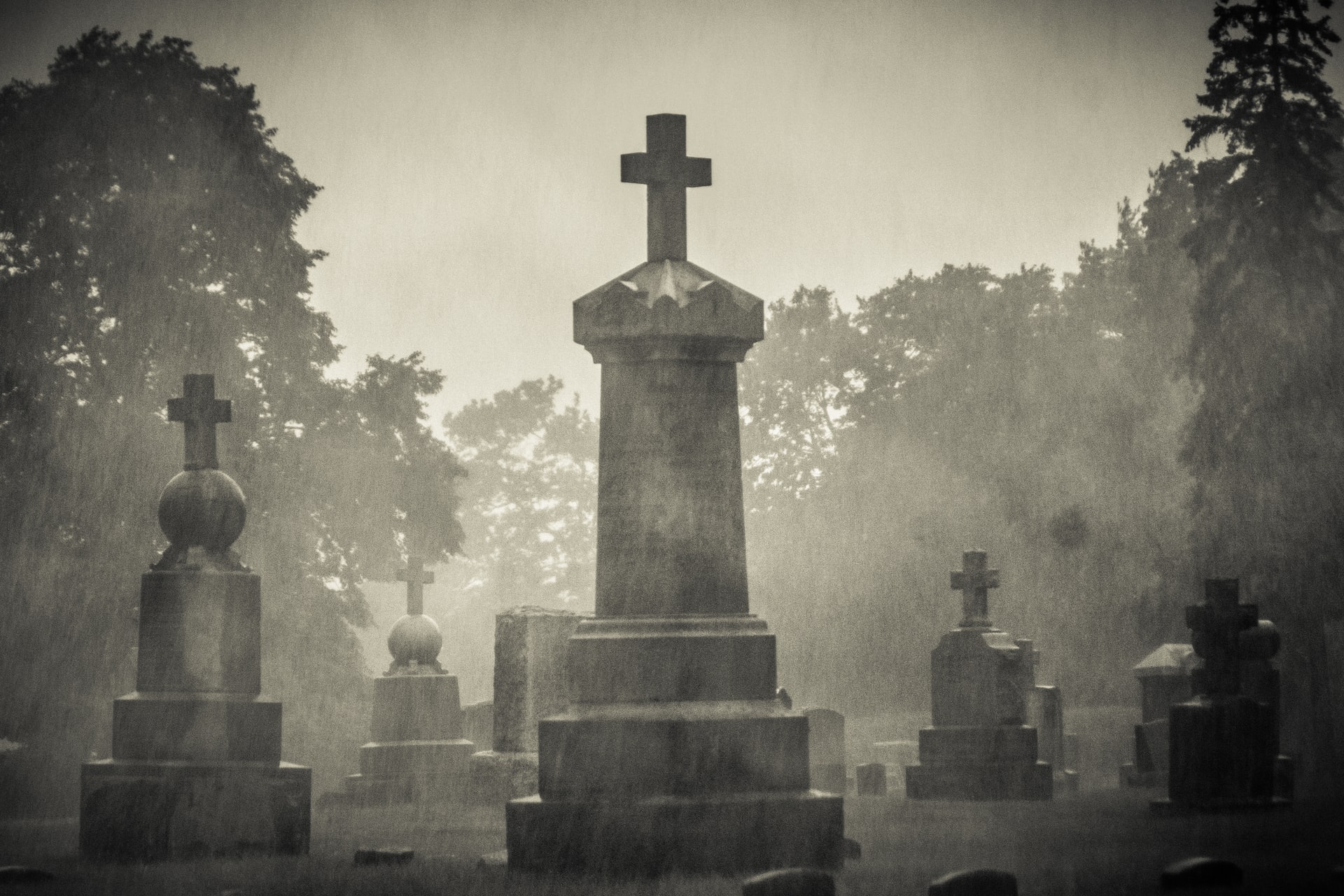Are You Brave Enough for a Boston Ghosts & Gravestones Tour?